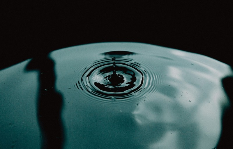 Agricultural runoff carrying phosphorus fertilizers into freshwater bodies, causing eutrophication and algal blooms. Agricultural runoff carrying phosphorus fertilizers into freshwater bodies, causing eutrophication and algal blooms.